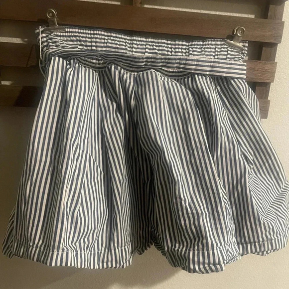 Abercrombie & Fitch Belted Mini Navy Blue Skirt & Hollister pleated skirt Small - Picture 8 of 11
